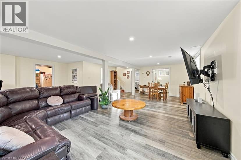 102 COURT Drive — photo 32 of 40