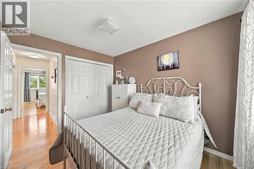 102 COURT Drive — photo 23 of 40