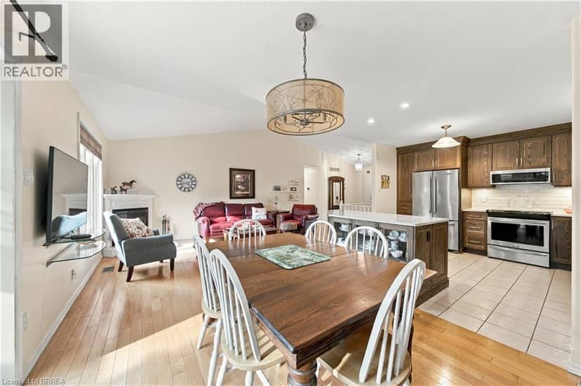 102 COURT Drive, Paris, photo 6