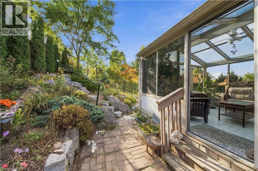 102 COURT Drive — photo 35 of 40