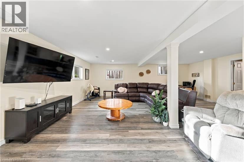 102 COURT Drive — photo 31 of 40