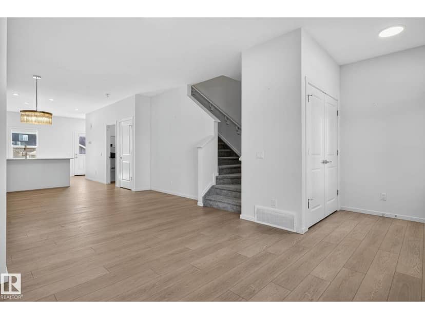 264 Orchards Bv SW — photo 12 of 40