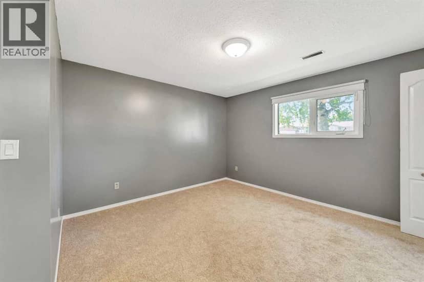 3409 45A Avenue — photo 21 of 33