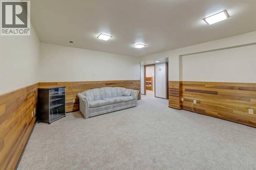 3401 47 Avenue — photo 17 of 30