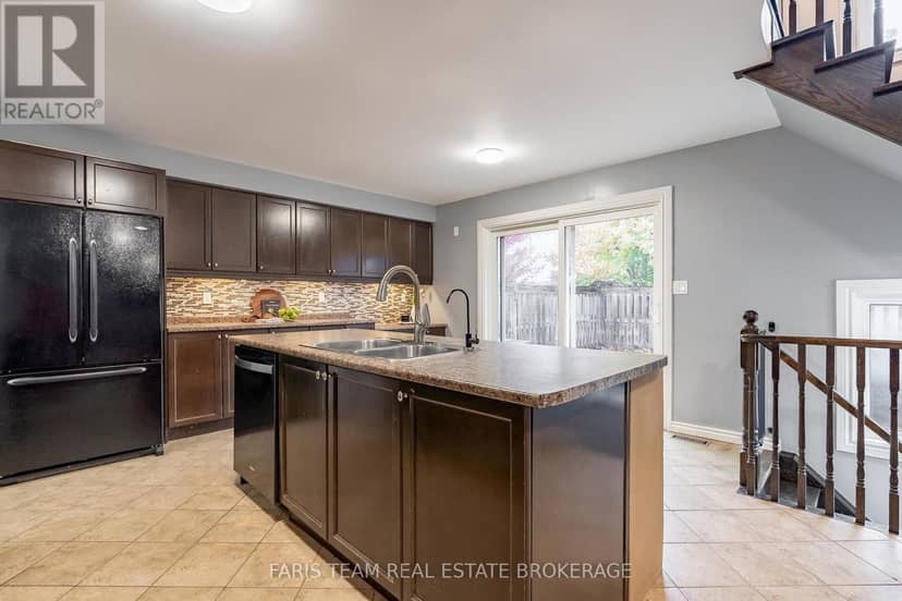 27 Kidd Crescent — photo 3 of 27