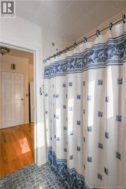 8200 Saint-Paul Street — photo 29 of 40