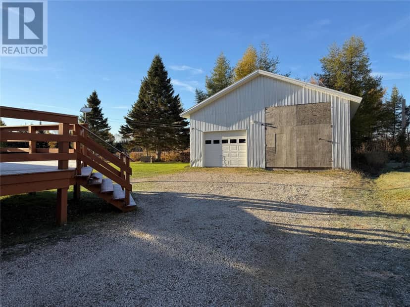 37 Larch Avenue — photo 4 of 40