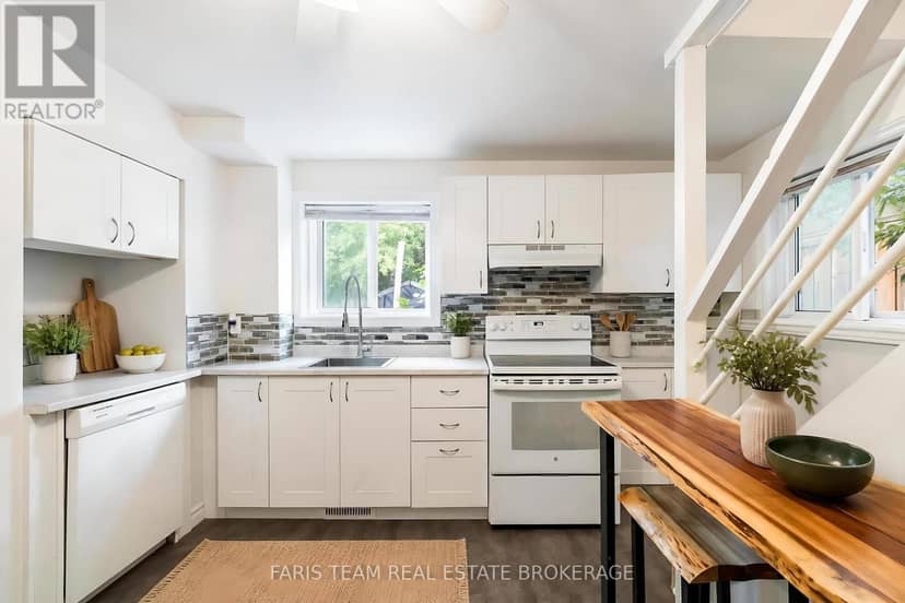308 Russell Street, Midland, photo 6