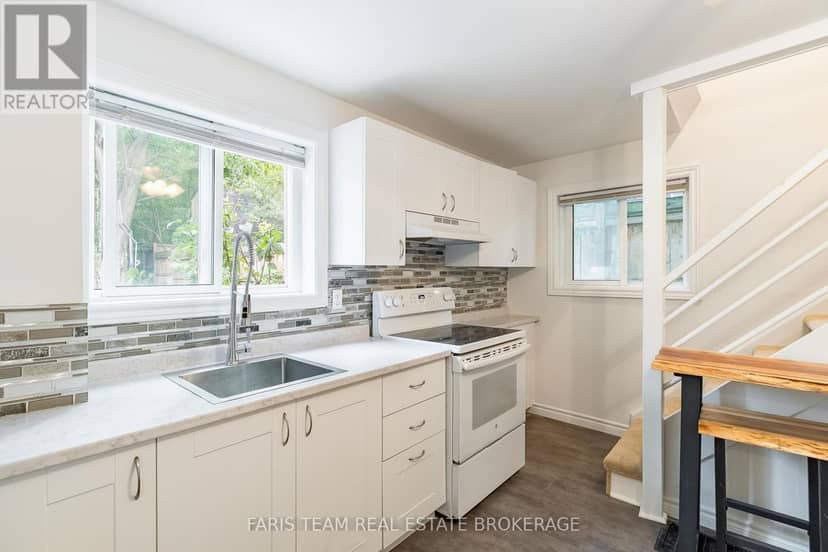 308 Russell Street, Midland, photo 7