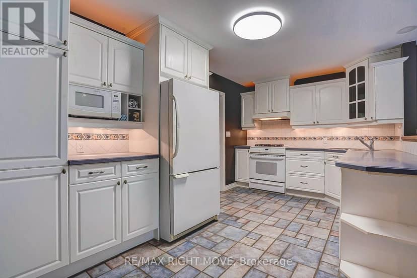 456 Jamieson Drive — photo 5 of 40