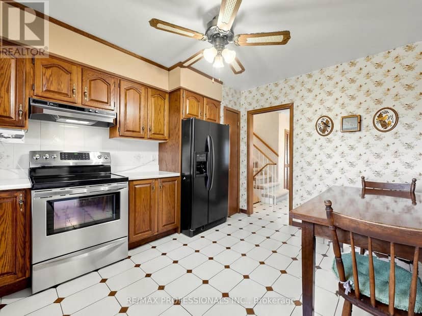 32 Summitcrest Drive — photo 12 of 39