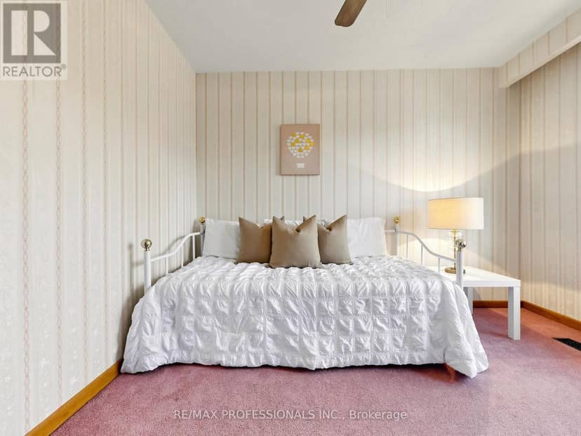 32 Summitcrest Drive — photo 17 of 39