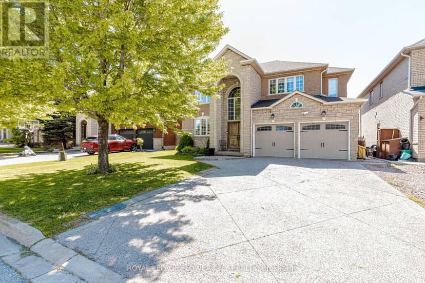 1058 Agram Drive, Oakville, photo 2
