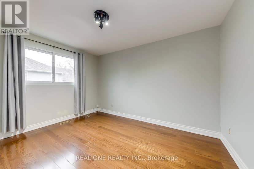 120 Blyth Crescent — photo 30 of 40