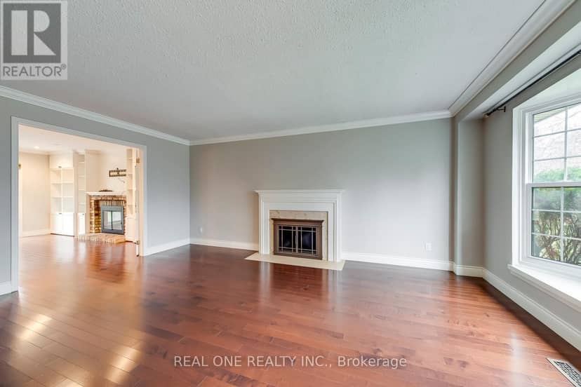 120 Blyth Crescent — photo 9 of 40