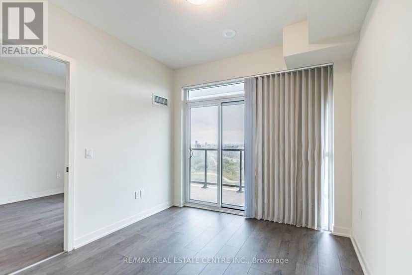 2510 - 38 Annie Craig Drive — photo 17 of 40