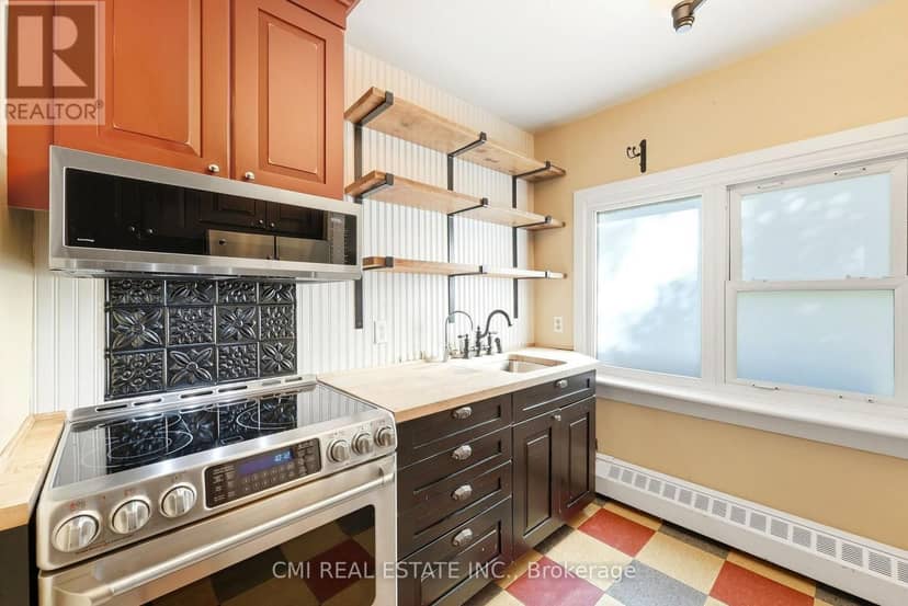 132 Base Line Road E — photo 18 of 40