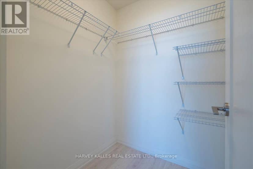 411 - 8960 Jane Street — photo 35 of 40