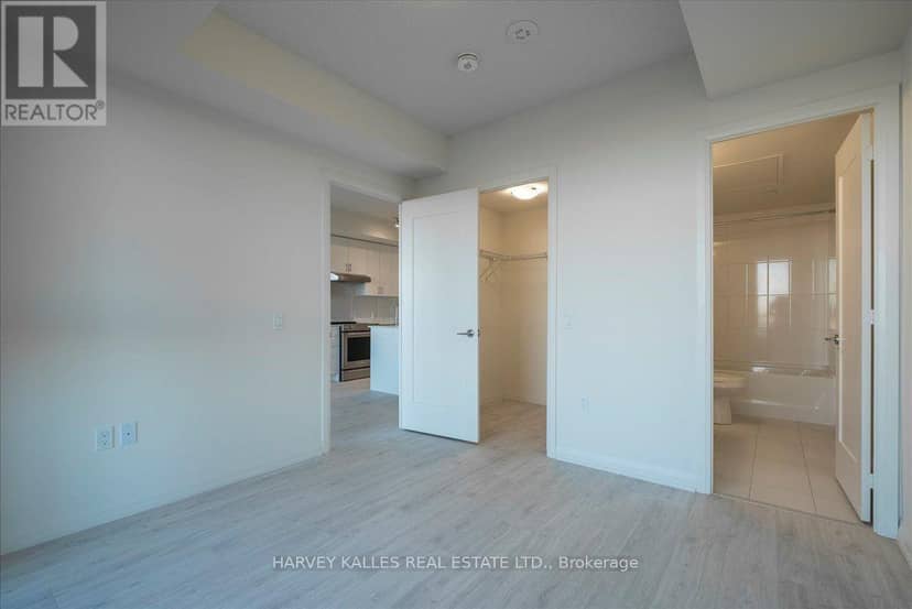 411 - 8960 Jane Street — photo 33 of 40