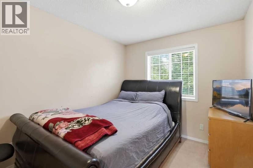 52 Douglas Glen Crescent SE — photo 17 of 29