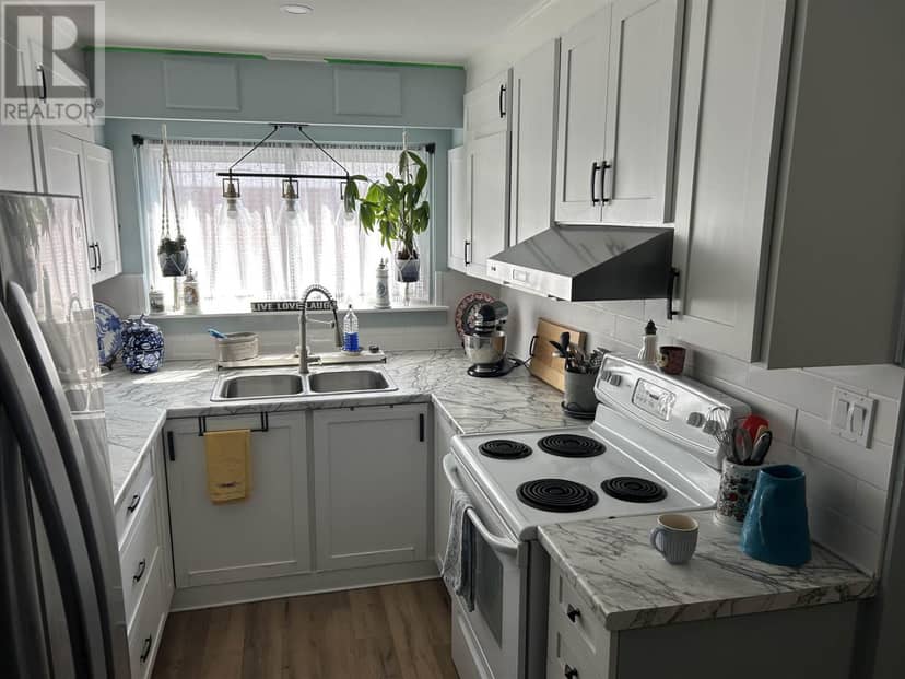 14 Nicolas AVE — photo 11 of 19