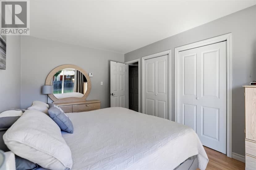 936 North ST — photo 15 of 39