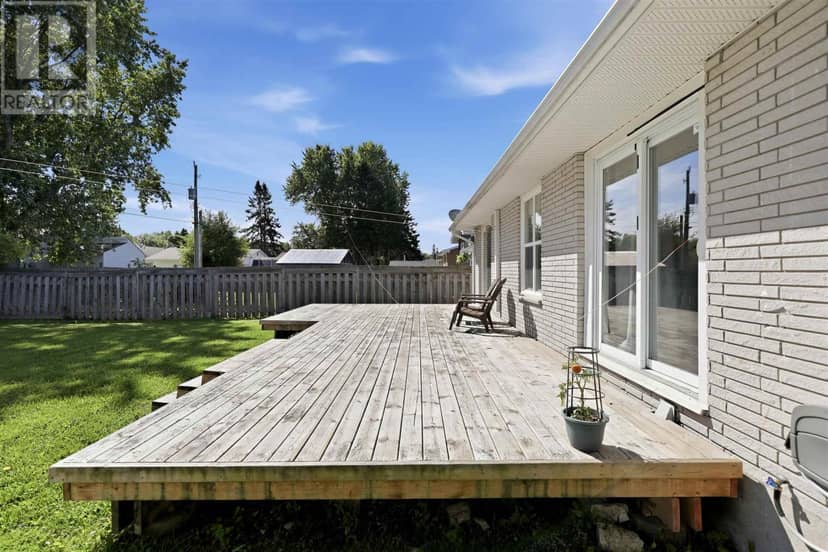 936 North ST — photo 32 of 39