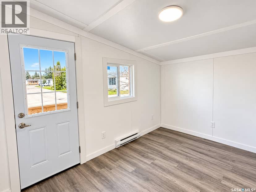 72 1035 Boychuk DRIVE — photo 12 of 37