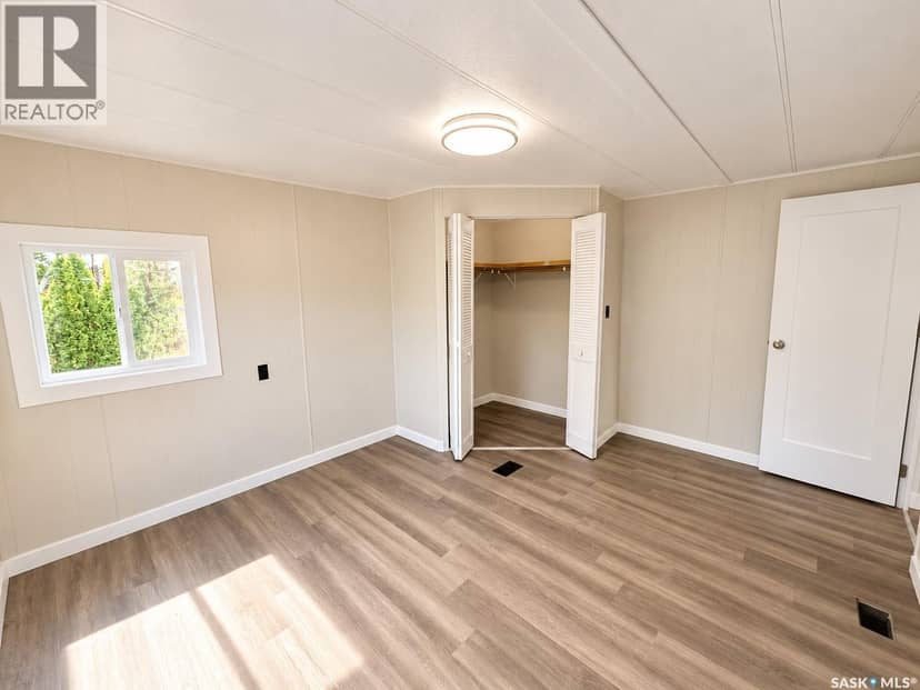 72 1035 Boychuk DRIVE — photo 31 of 37