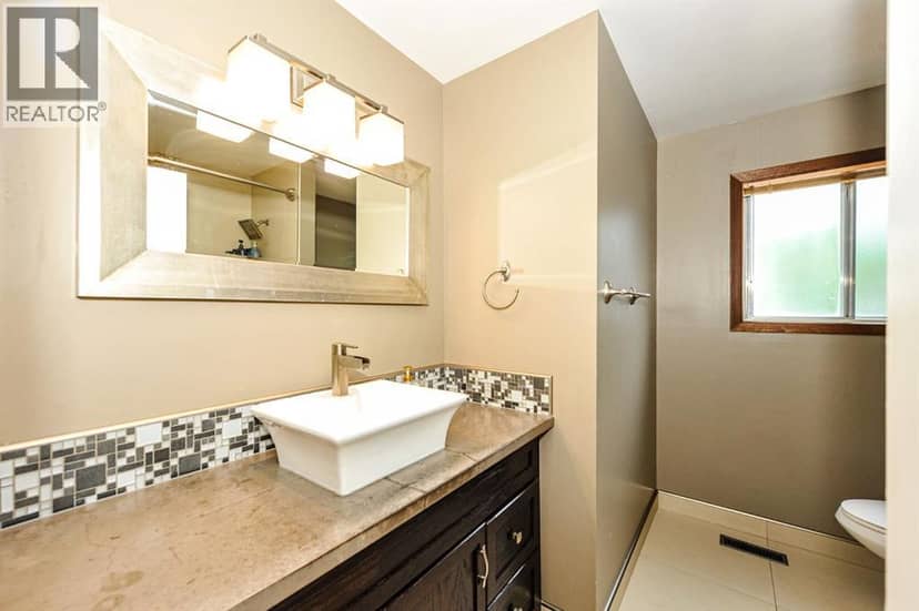68 Elliott Drive — photo 16 of 40