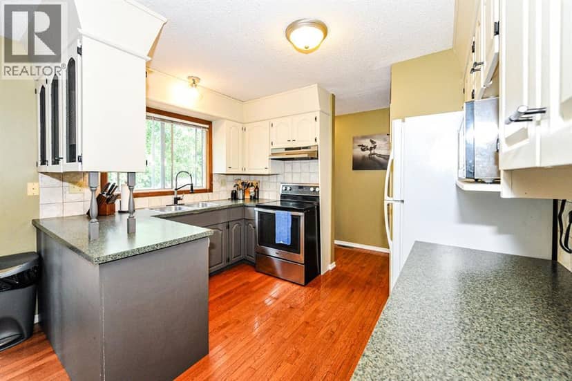 68 Elliott Drive — photo 12 of 40