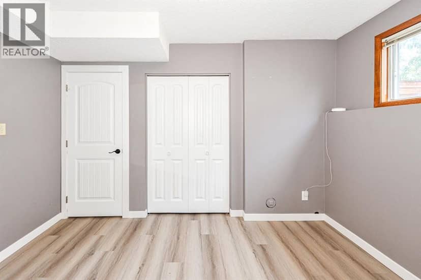68 Elliott Drive — photo 32 of 40