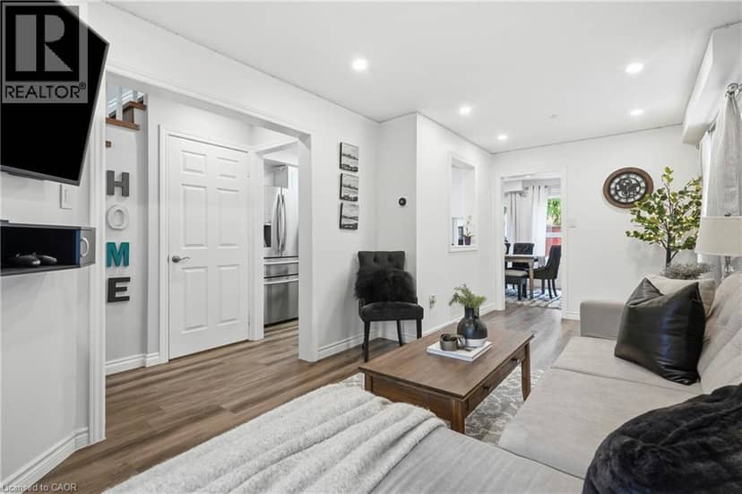 11 WAKEFIELD Lane — photo 7 of 34