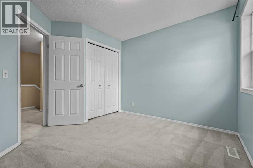 255 Prestwick Acres Lane SE, Calgary, photo 6
