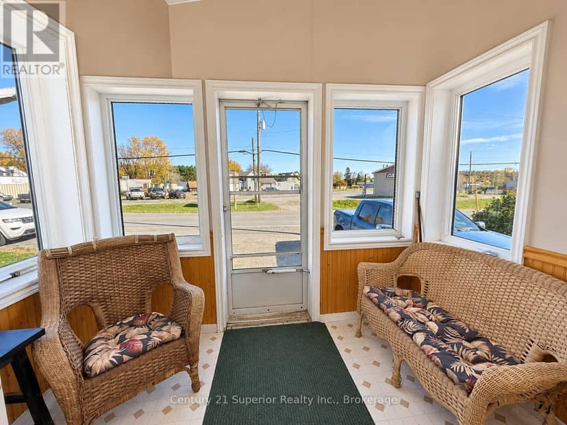 136 First Street, Nipigon, photo 2