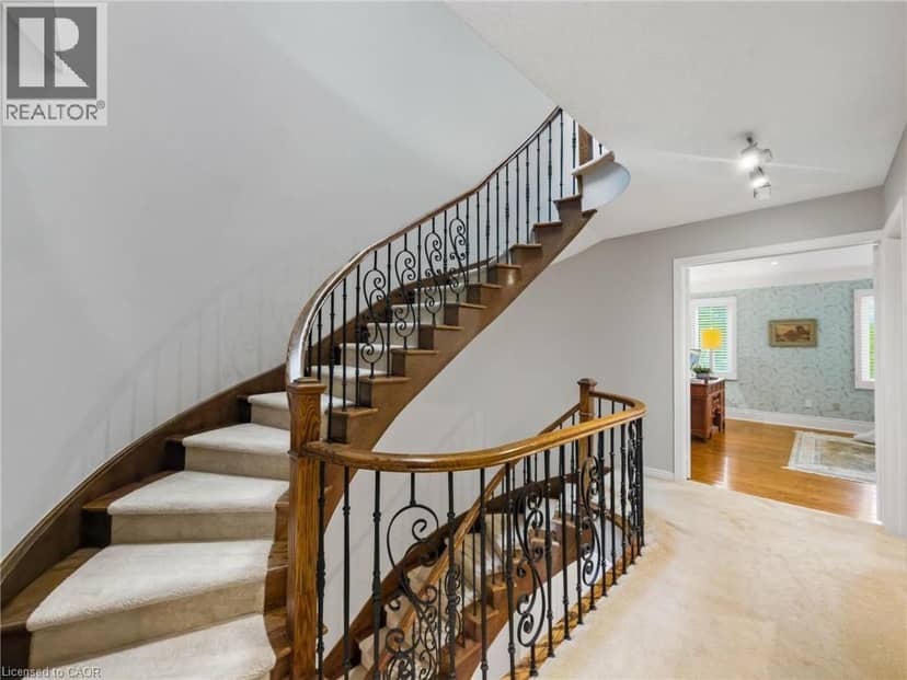 45 TRADEWIND Drive — photo 20 of 40