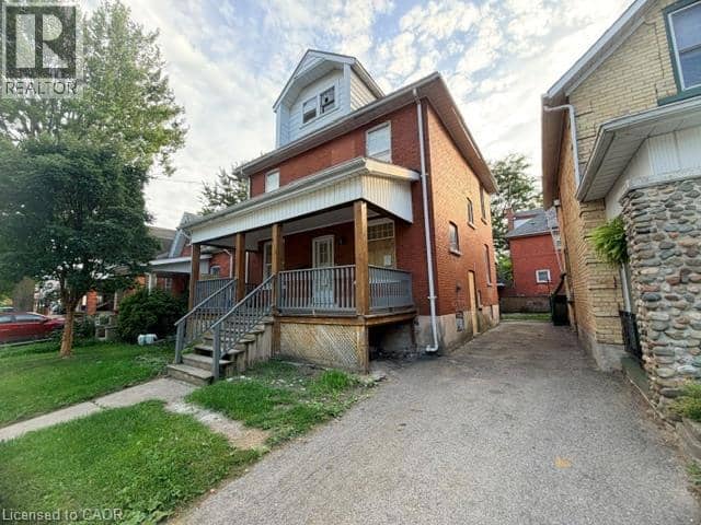 512 DOWNIE Street, Stratford, photo 2