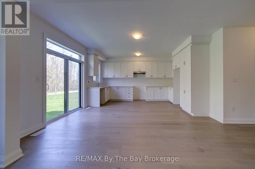 38 Amber Drive — photo 10 of 35