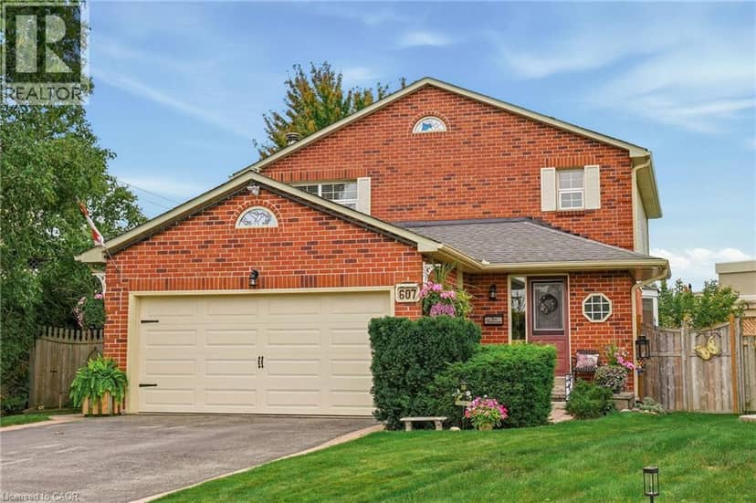 607 CLOVER PARK Crescent, Milton, photo 2