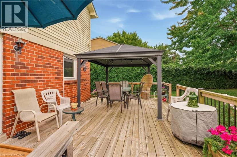 607 CLOVER PARK Crescent — photo 32 of 40