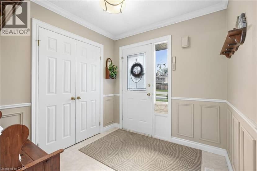 607 CLOVER PARK Crescent, Milton, photo 4
