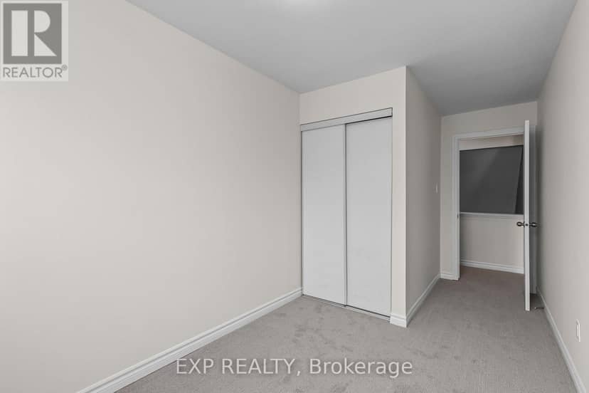 12 - 12 Lankin Boulevard — photo 19 of 30