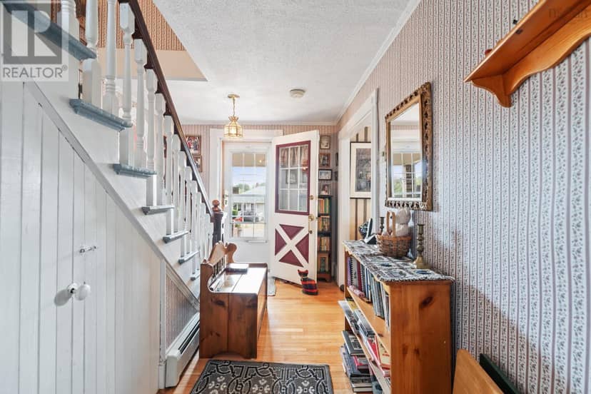 35 King Street — photo 16 of 40
