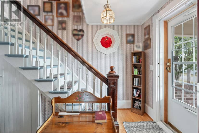 35 King Street — photo 17 of 40