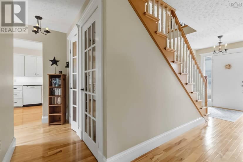 16 Driftwood Crescent — photo 16 of 40