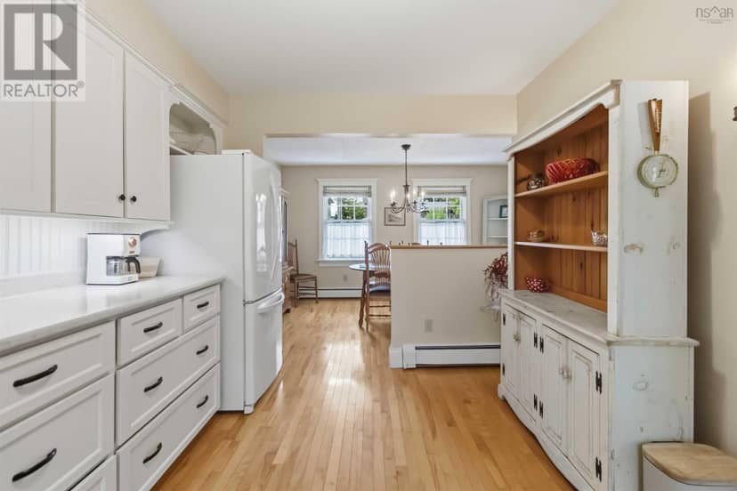 16 Driftwood Crescent — photo 21 of 40
