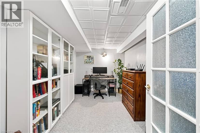 41 GRIFFITHS Drive — photo 22 of 40