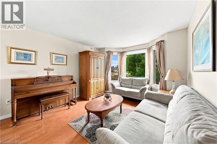 41 GRIFFITHS Drive — photo 4 of 40