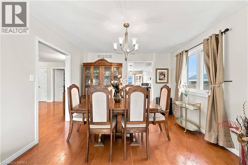 41 GRIFFITHS Drive — photo 7 of 40