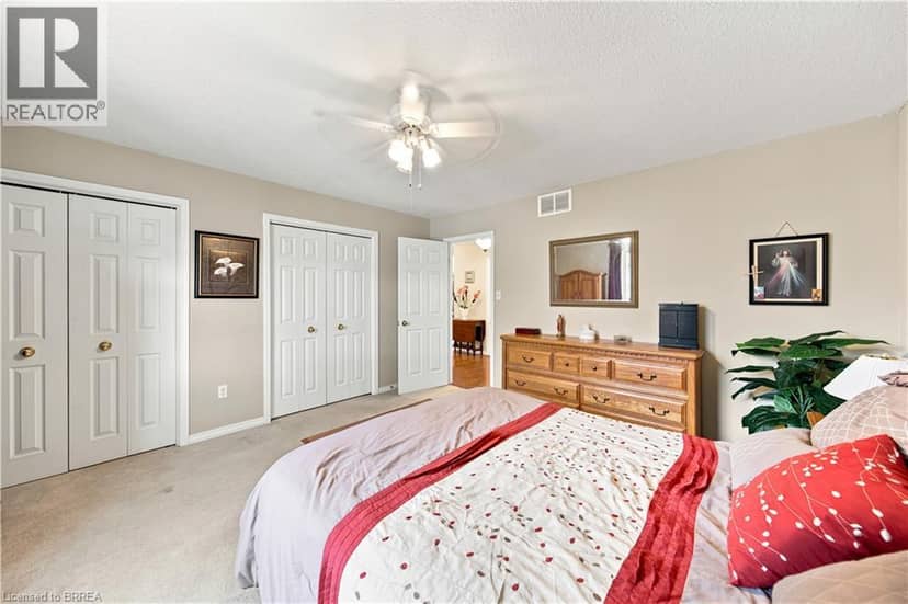 41 GRIFFITHS Drive — photo 18 of 40